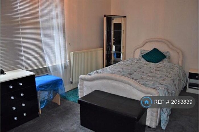 2 Bedroom Terraced House To Rent In Corporation Road, Gillingham, ME7