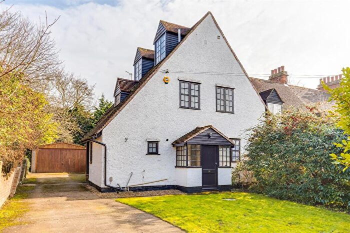 4 Bedroom End Of Terrace House For Sale In Ridge Road, Letchworth Garden City, SG6