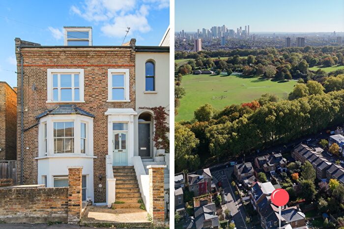 2 Bedroom Flat For Sale In Brookfield Road, By Victoria Park, E9