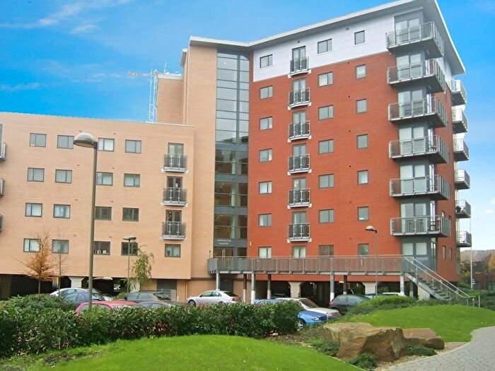 2 Bedroom Flat To Rent In City Walk, Leeds, West Yorkshire, LS11