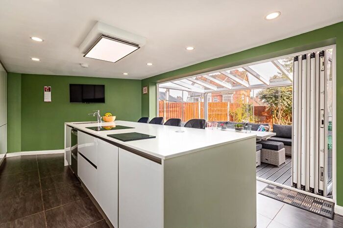 5 Bedroom Detached House For Sale In Newlands Drive, Gedling, Nottingham, NG4