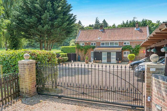 7 Bedroom Detached House For Sale In Beccles Road, Fritton, Great Yarmouth, NR31