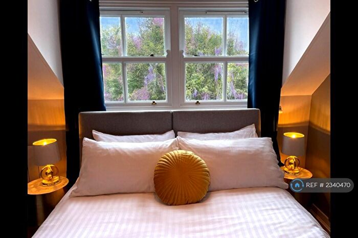 2 Bedroom Flat To Rent In Flower Estate, Cambridge, CB1