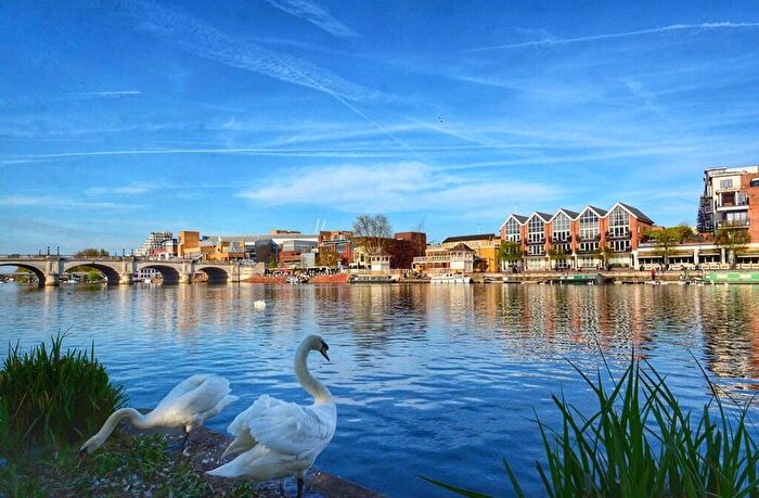 3 Bedroom Apartment For Sale In Charter Quay, Kingston Upon Thames, KT1