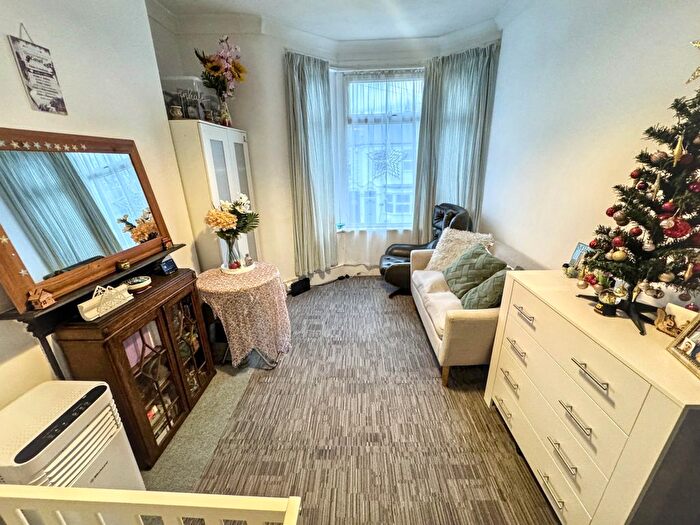 2 Bedroom Flat To Rent In Caistor Park Road, Stratford, E15