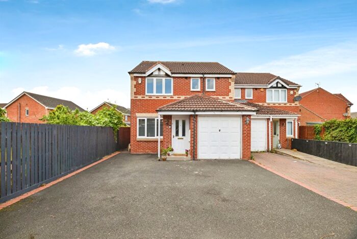 3 Bedroom Semi-Detached House For Sale In Owls Grove, Ingleby Barwick, Stockton-On-Tees, TS17