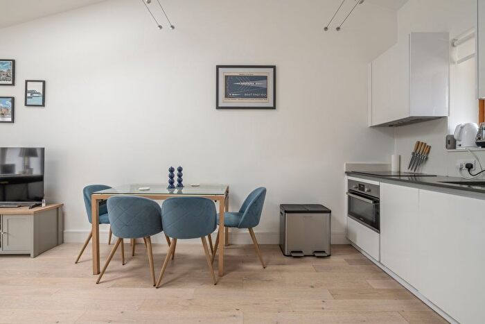 1 Bedroom Flat To Rent In Ironmongers Mews, London, SW13