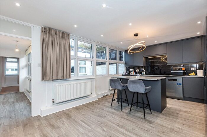 3 Bedroom Terraced House For Sale In Hulverston Close, Sutton, SM2