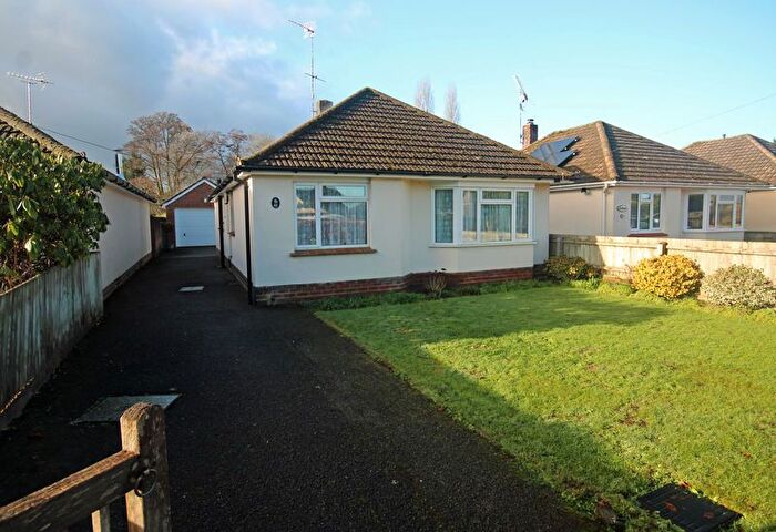 2 Bedroom Bungalow For Sale In Whitsbury Road, Fordingbridge, SP6