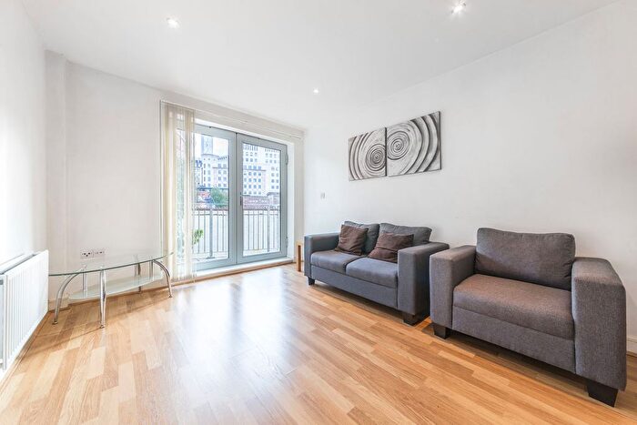 2 Bedroom Flat To Rent In Taylor House, Canary Wharf, E14