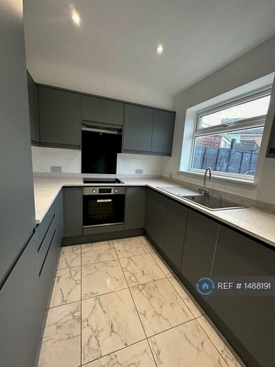 3 Bedroom Semi-Detached House To Rent In The Pastures, Stevenage, SG2