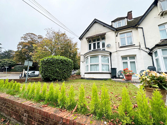 Flat To Rent In The Approach, Orpington, BR6