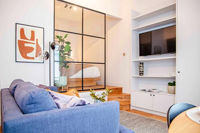 1 Bedroom Flat To Rent In Flat, Coleherne Road, London, SW10