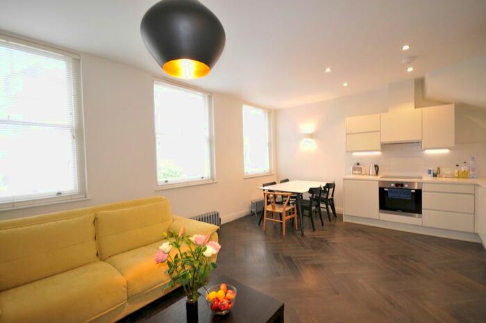 1 Bedroom Flat To Rent In Apartment, Guilford Street, London, WC1N