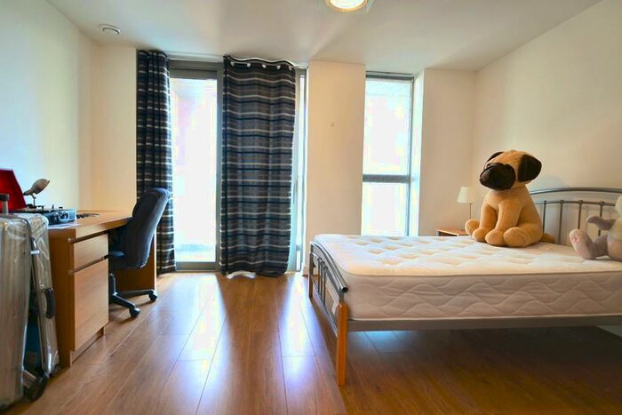 3 Bedroom Apartment To Rent In Cornmill Lane, London, SE13