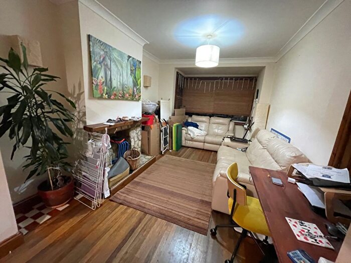 3 Bedroom Terraced House To Rent In Hounslow Gardens, Hounslow, TW3