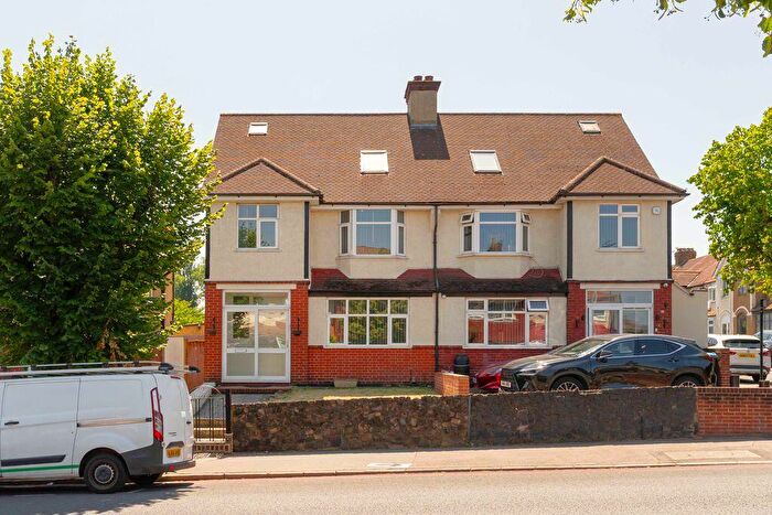 4 Bedroom Semi-Detached House For Sale In Croydon Road, Croydon, CR0