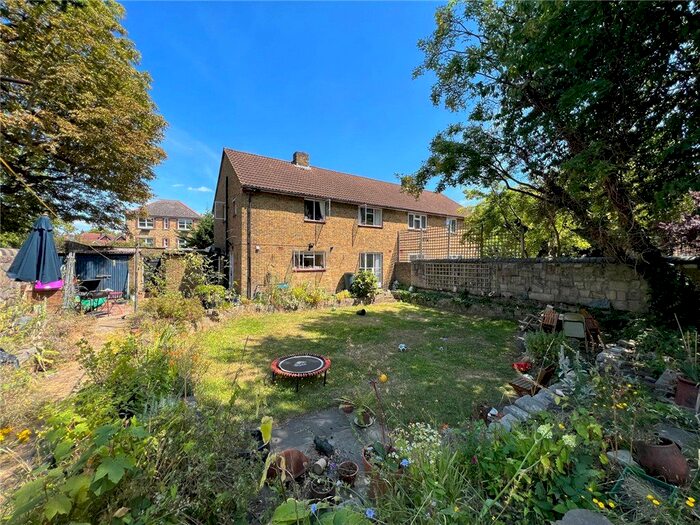 4 Bedroom Detached House To Rent In Heathfield Road, London, SW18