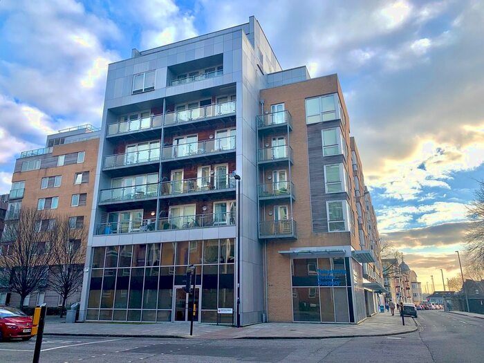 3 Bedroom Flat To Rent In Telephone House, High Street, Southampton, SO14