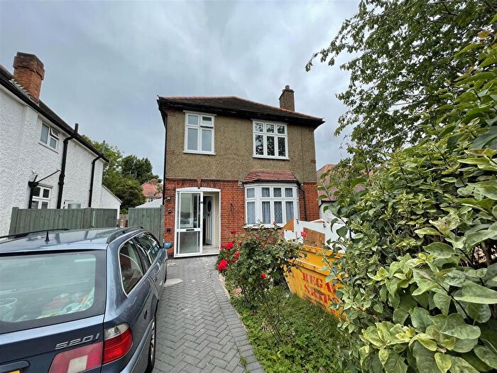 3 Bedroom Detached House To Rent In Lampton Avenue, Hounslow, TW3