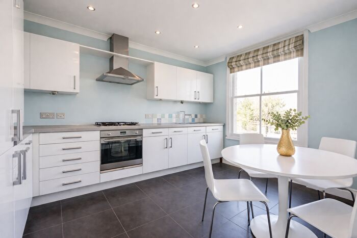 2 Bedroom Flat For Sale In Mark Mansions, Westville Road, London, W12