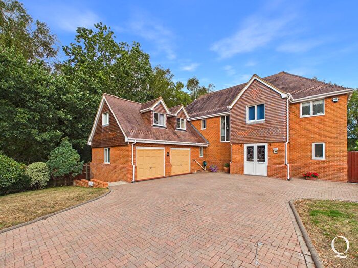 5 Bedroom Detached House For Sale In Portmore Close, Broadstone, BH18