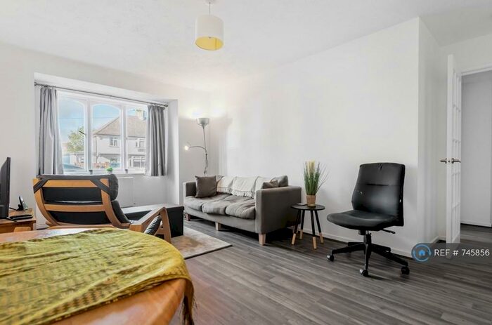 2 Bedroom Flat To Rent In Sydenham Park Road, London, SE26