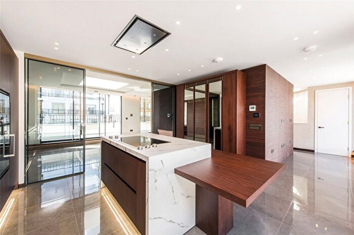 3 Bedroom Flat To Rent In Mansfield Mews, Marylebone, London, W1G