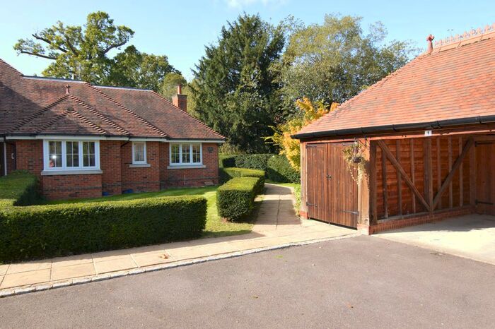 3 Bedroom End Of Terrace House To Rent In Bonhomie, Wokingham, RG40