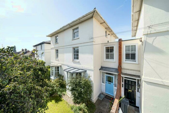 4 Bedroom Semi-Detached House To Rent In West Bay Road, Bridport, DT6