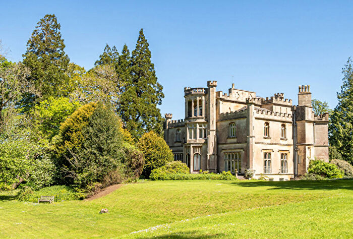 2 Bedroom Apartment For Sale In Battlefields, Lansdown, Bath, Gloucestershire, BA1