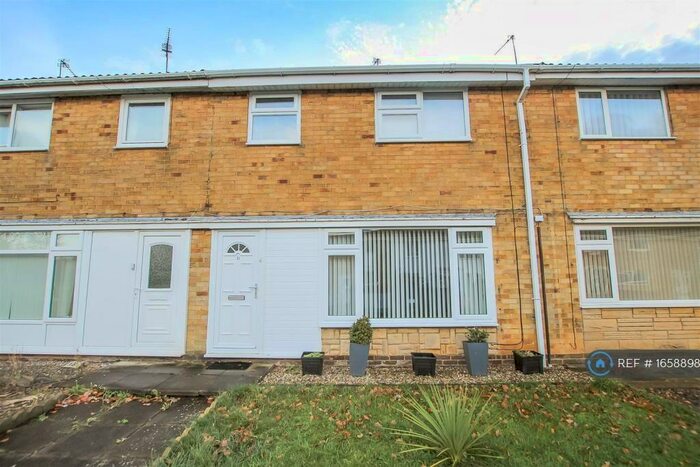 3 Bedroom Terraced House To Rent In Whitehead Walk, Newton Aycliffe, DL5
