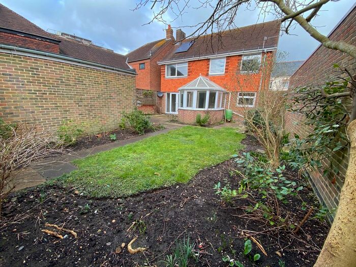 4 Bedroom Detached House To Rent In St. Peters, Chichester PO19