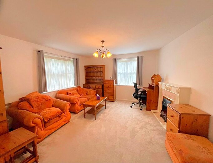 2 Bedroom Flat To Rent In Chamberlayne Avenue, Wembley, HA9