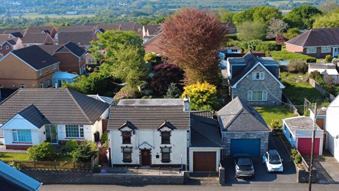 3 Bedroom Detached House For Sale In Glebe Road, Loughor, Swansea, City And County Of Swansea., SA4