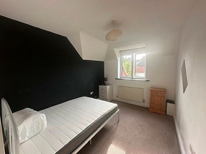 3 Bedroom Flat To Rent In Richmond Gardens, Highfield, SO17