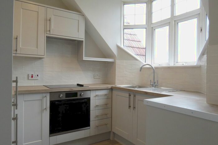 1 Bedroom Flat To Rent In South Norwood Hill, South Norwood, London, SE25