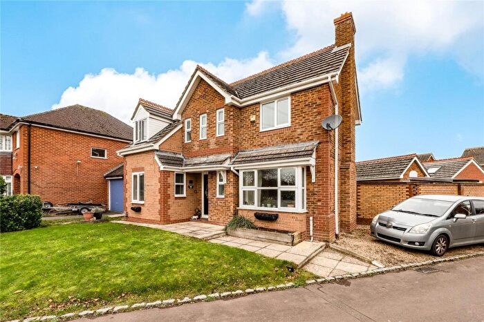 3 Bedroom Detached House For Sale In Loddon Drive, Didcot, Oxfordshire, OX11