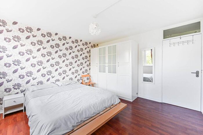 2 Bedroom Flat To Rent In College Road, Crystal Palace, London, SE19