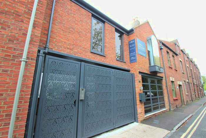 1 Bedroom Flat To Rent In Hythe Bridge Street, OX1