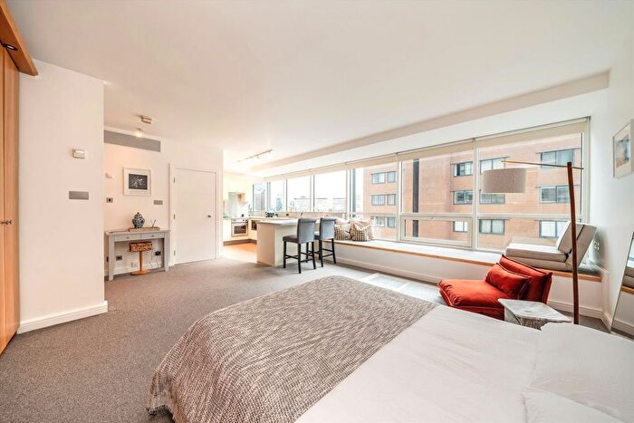Studio To Rent In Grosvenor Road, Pimlico, SW1V