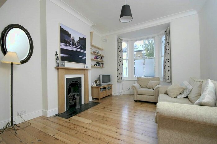 1 Bedroom Flat To Rent In Gff Macfarlane Road, London, W12