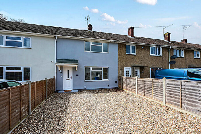 2 Bedroom Terraced House For Sale In Derry Road, Farnborough, GU14