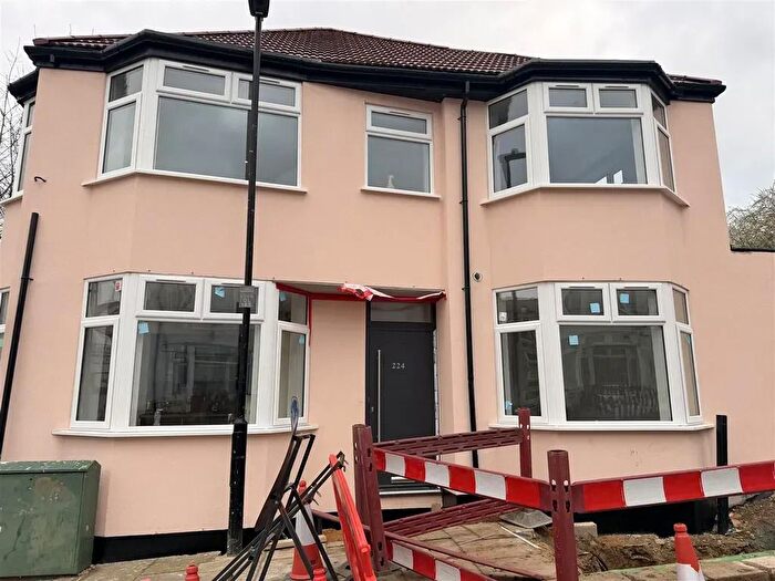 1 Bedroom Terraced House To Rent In The Avenue, London, N17