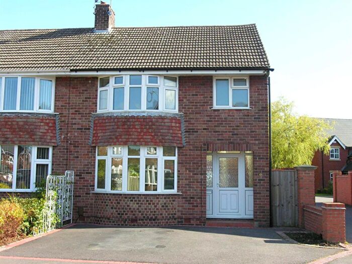 3 Bedroom Semi-Detached House To Rent In Edale Avenue, Mickleover, DE3