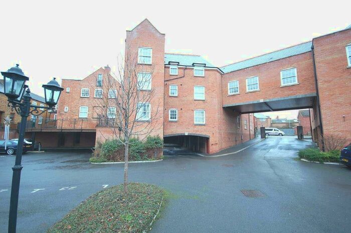 1 Bedroom Flat To Rent In With Underground Parking Well Lane, Rothwell, NN14