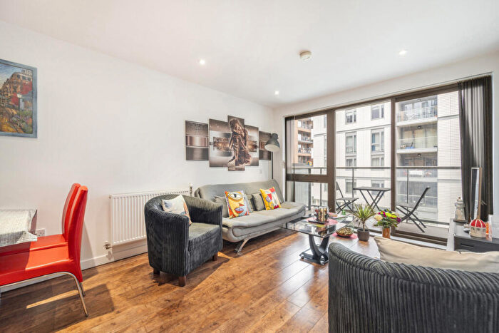 1 Bedroom Flat To Rent In Mellor House, Upper North Street, E14