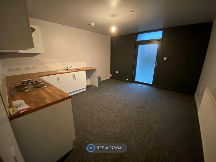 1 Bedroom Flat To Rent In Ferguson House, Neath, SA11