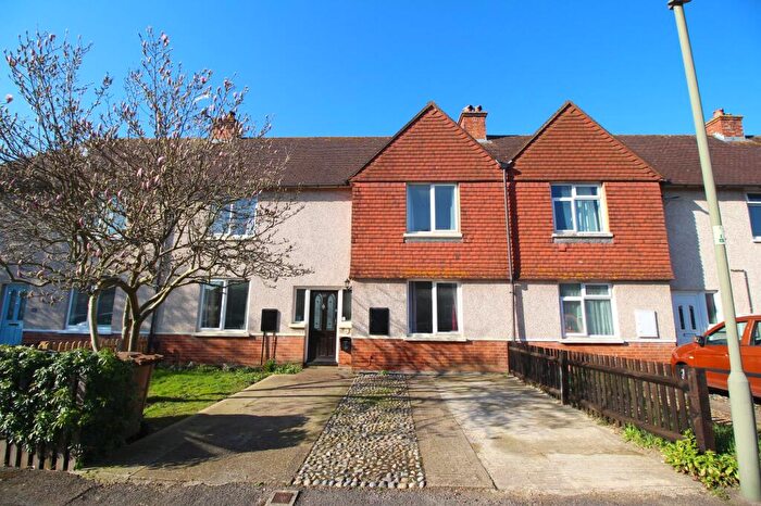 4 Bedroom Terraced House To Rent In Shepherds Hill, Guildford, GU2
