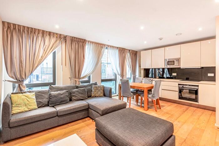 2 Bedroom Flat To Rent In Trematon Walk, Islington, London, N1